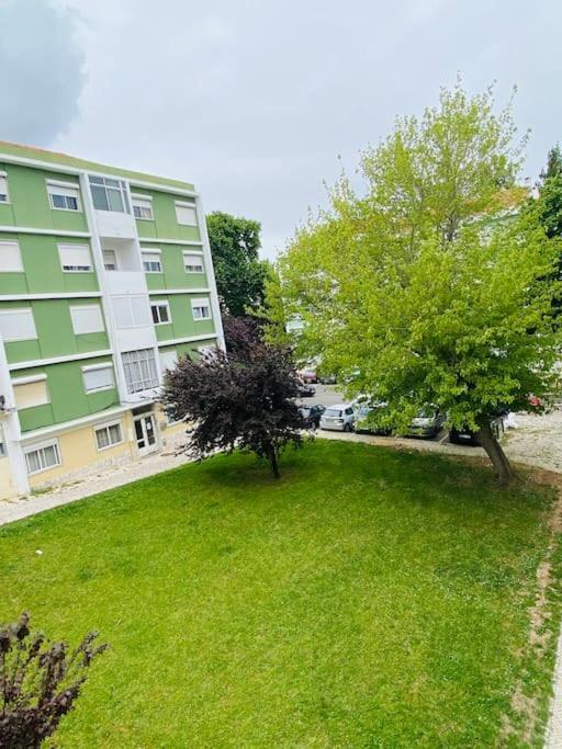Modern 3 Bedroom Flat In Lissabon Exterior foto