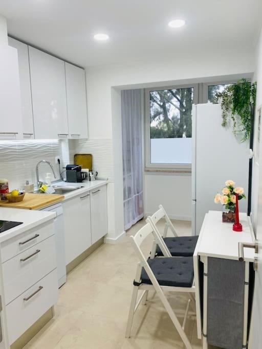 Modern 3 Bedroom Flat In Lissabon Exterior foto