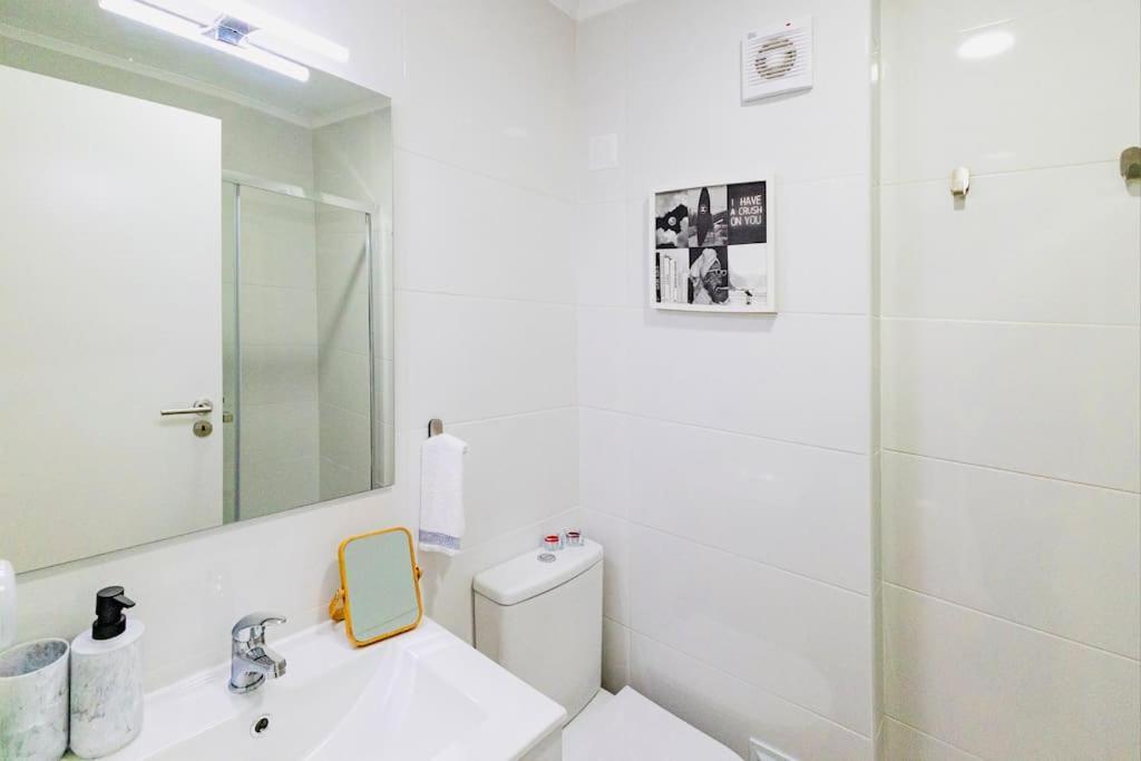Modern 3 Bedroom Flat In Lissabon Exterior foto